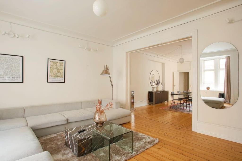 Large & Bright 3Br Apartment W Whirlpool Near Metro København Eksteriør bilde