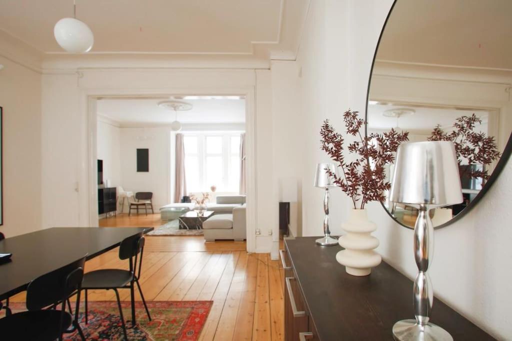 Large & Bright 3Br Apartment W Whirlpool Near Metro København Eksteriør bilde